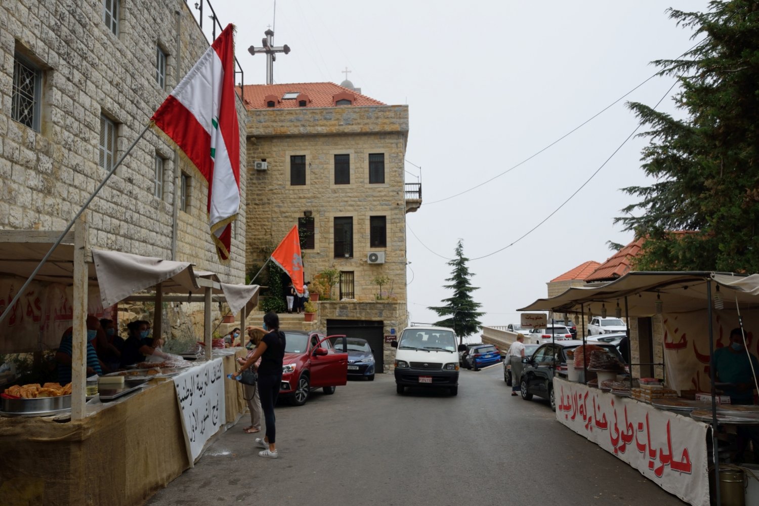 Stragany z arabskimi słodyczami na świętego Eliasza 