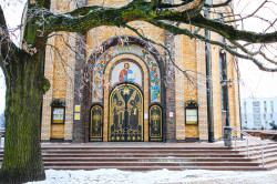 jarek11 
The Holy Spirit Orthodox church in Białystok - entrance 
2022-01-07 10:24:54