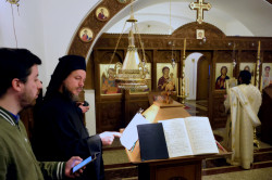 Sheep1389 
Bułgarski mnich i arabski seminarzysta razem śpiewający na Liturgii Objawienia Pańskiego 
2022-01-16 19:17:19