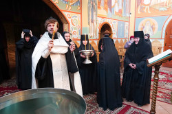jarek11 
The eve of Baptism of Christ feast in Zwierki Convent 
2022-01-19 21:39:59