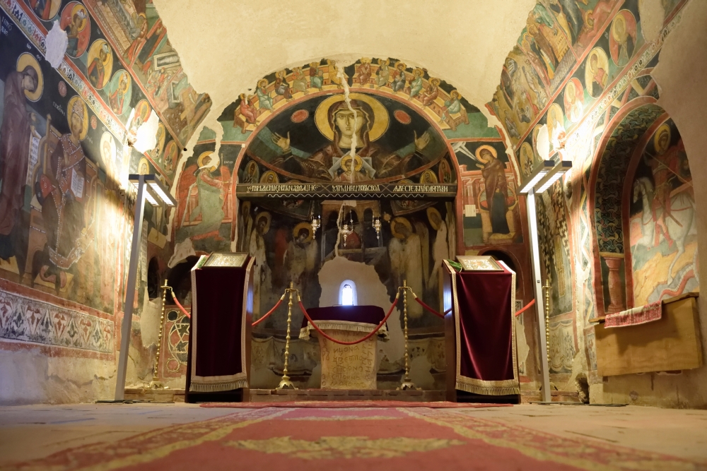 Ołtarz starej cerkwi Kremikowskiego monasteru 2022