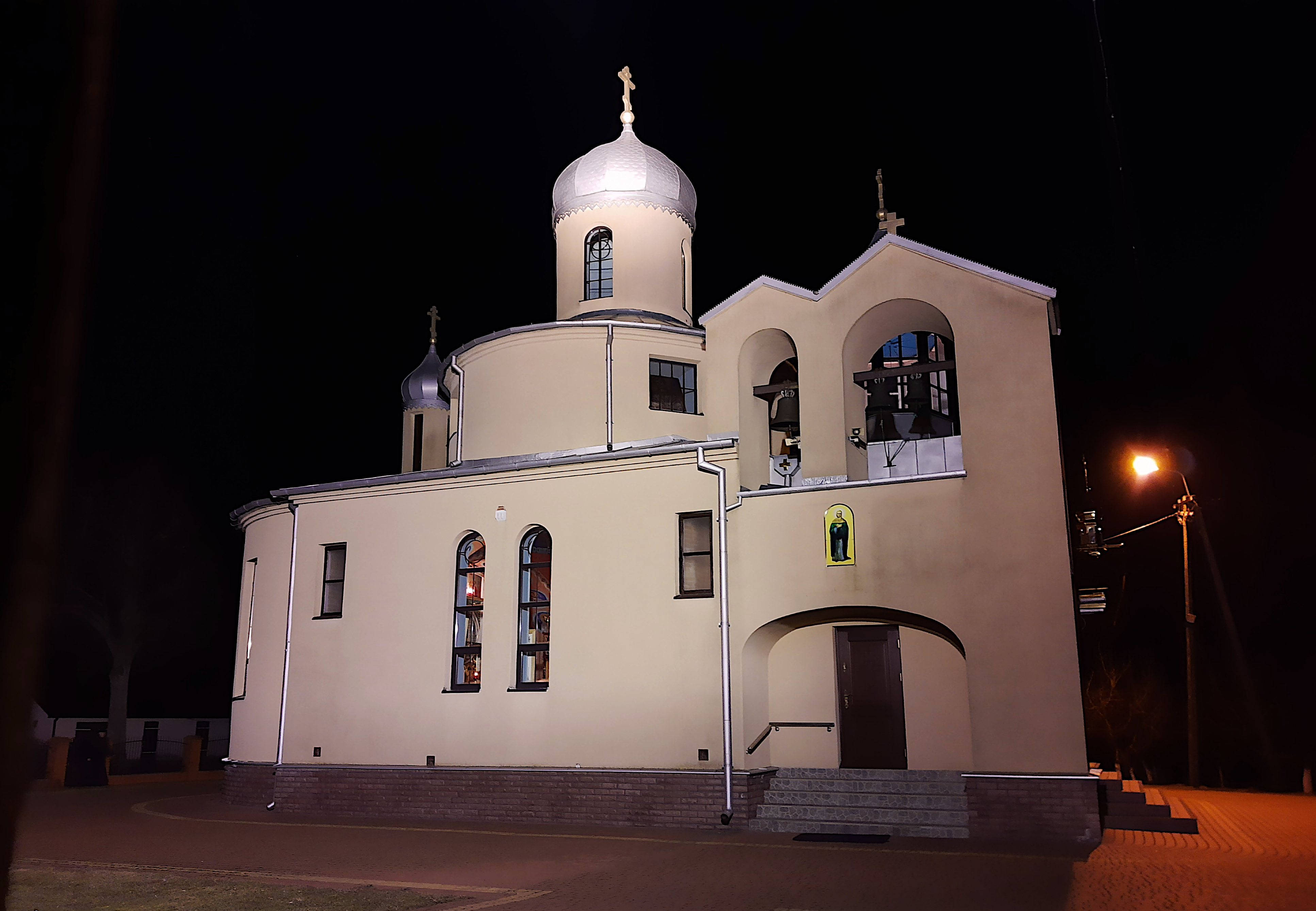 Cerkiew nocą (2)