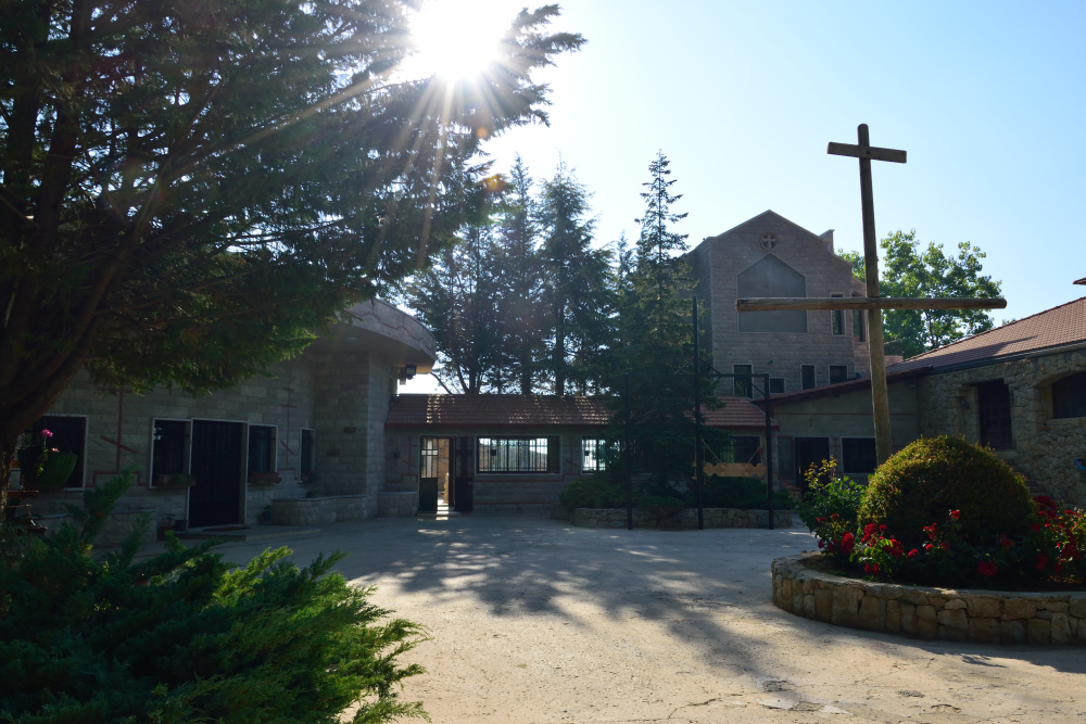 Krzyż i zabudowania żeńskiego monasteru Szłajja, 2021