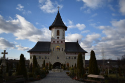 teodor2697 
Clopotnița Mănăstirii Zosin  
2022-03-11 19:42:10