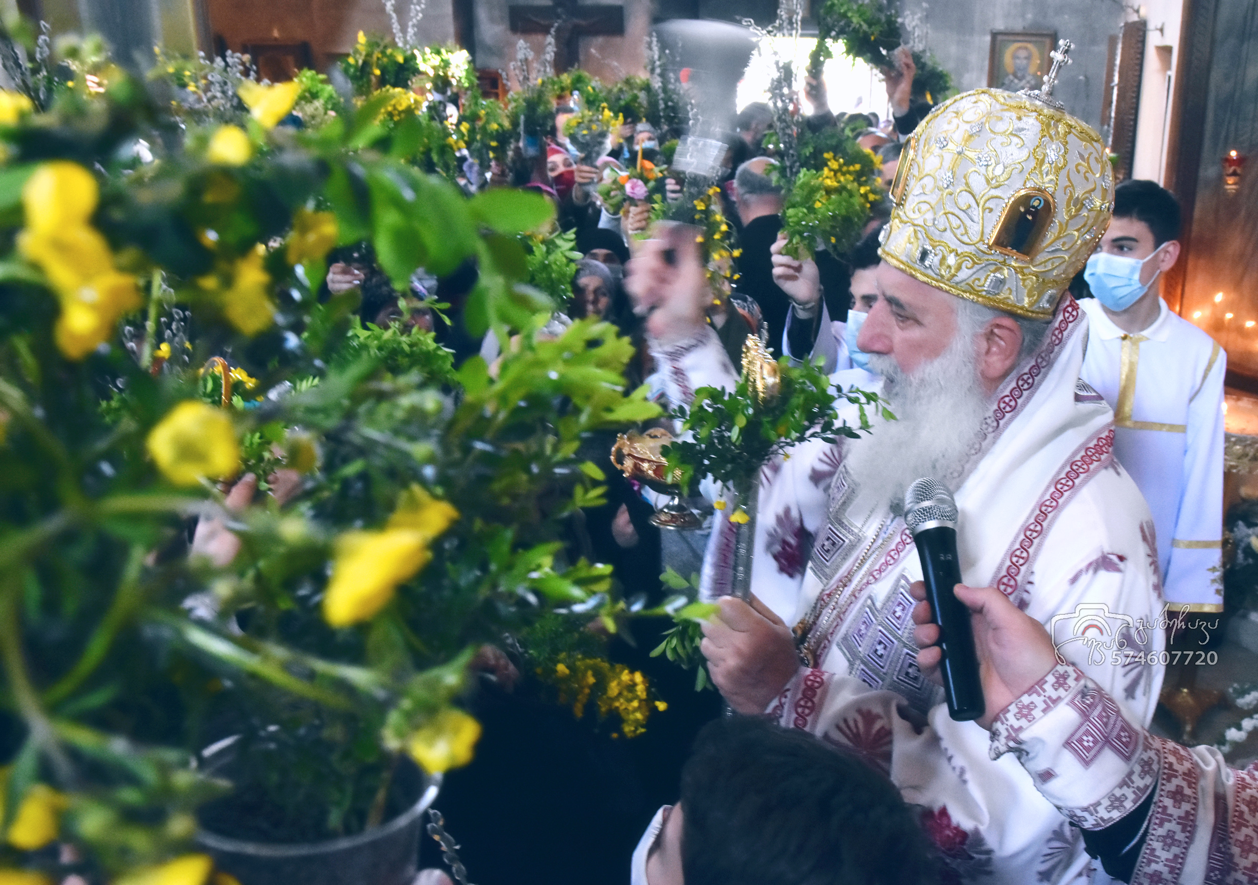 ბზობას გილოცავთ!
