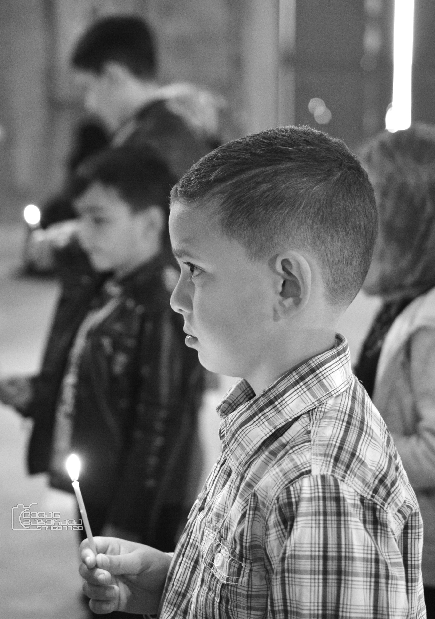 ბავშვები წირვაზე. 