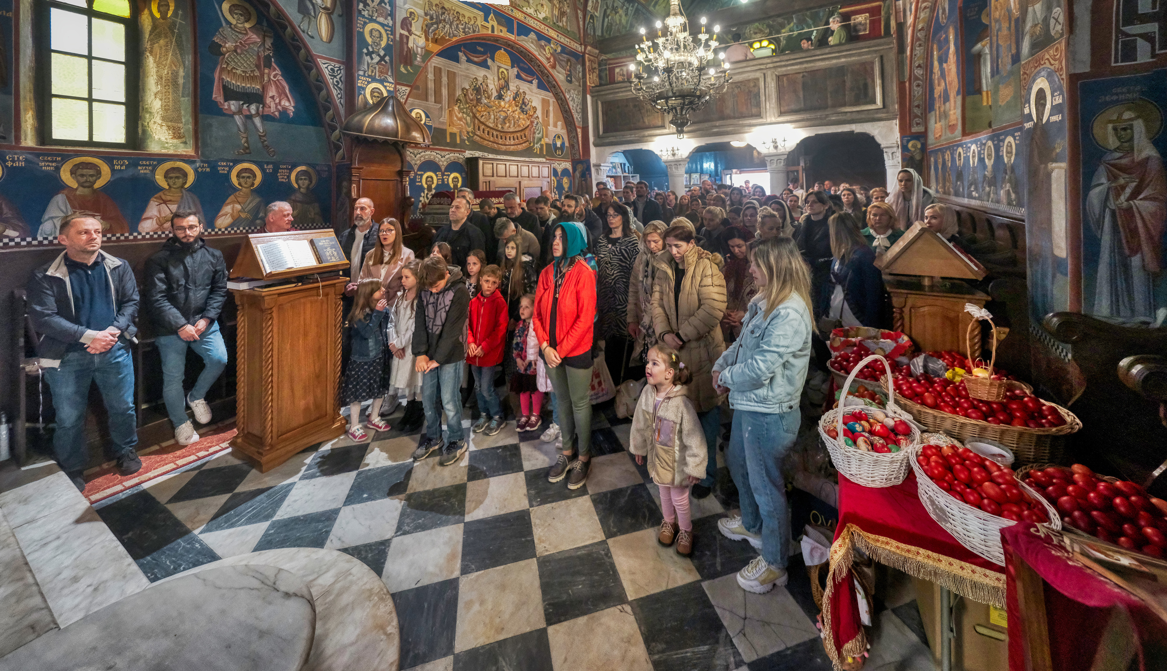 Васкрс у цркви Света тројица