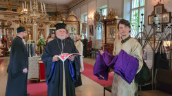 jarek 
The meeting of bishop Sergei before Divine Liturgy in the Holy Trinity Orthodox church in Helsink 
2022-06-14 22:53:54