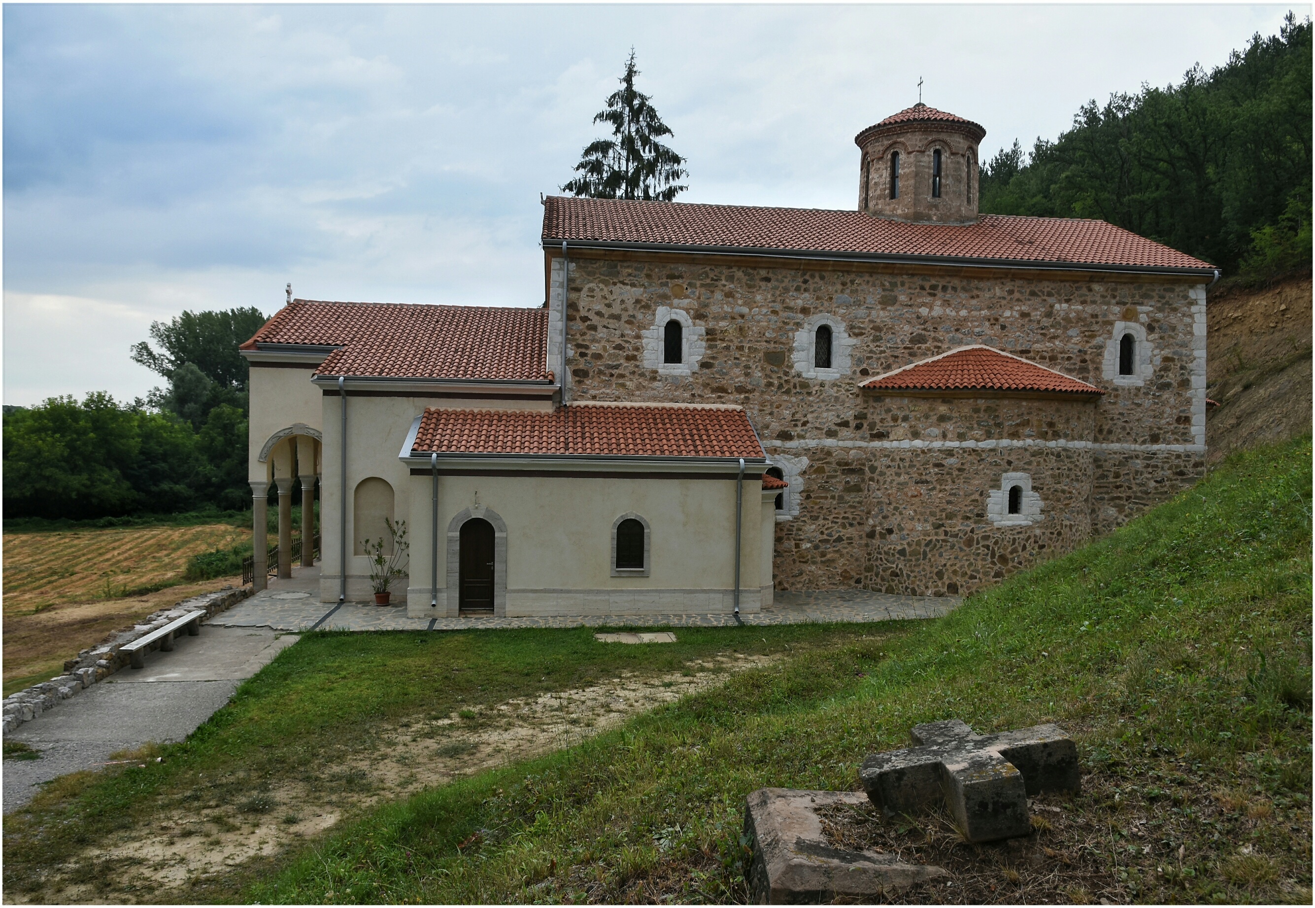 Манастир Суково код села Сукова, на десној обали реке Јерме. 