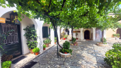 jarek 
St. Paraskeva Convent in Corfu 
2022-08-20 21:03:06