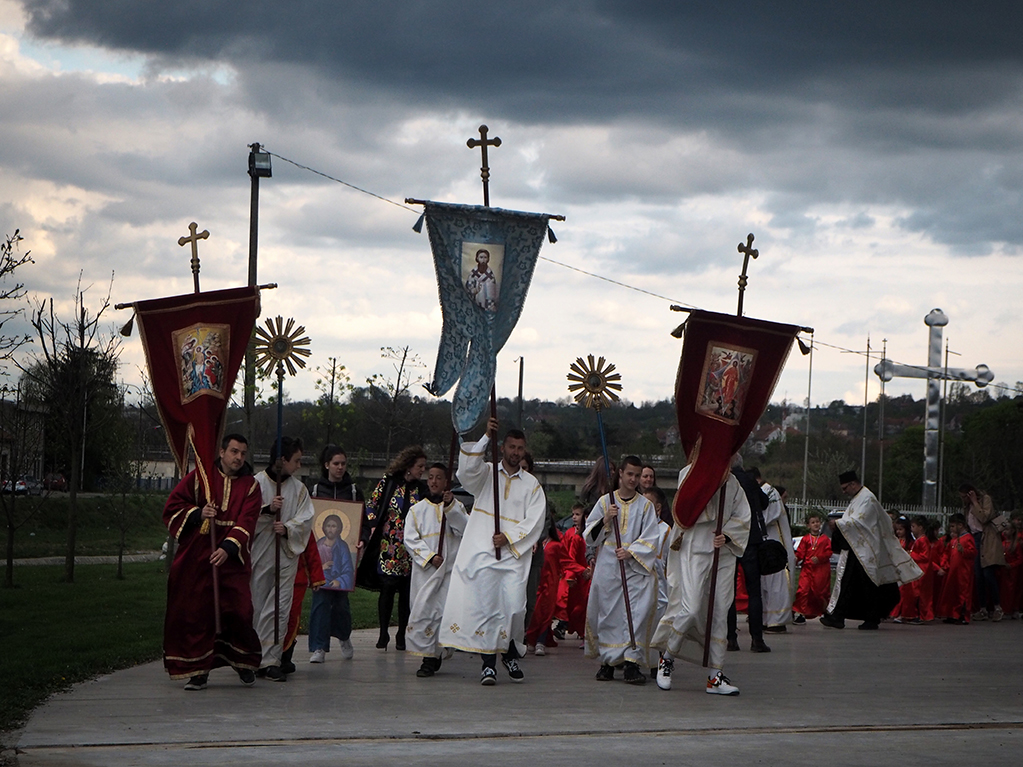 Procession 69