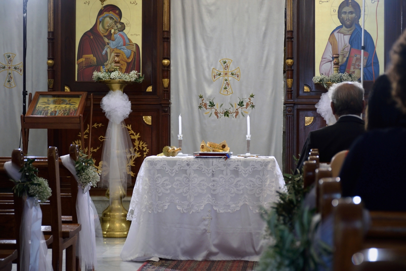 Korony i świece, wieńczanie w Antelias