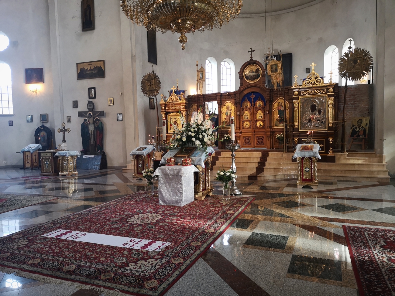 Wnętrze cerkwi częstochowskiej - przed wieńczaniem