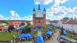 jarek11 
The fest of Supraśl Icon of the Mother of God Icon in Supraśl Monastery 
9 
2022-10-02 12:30:25