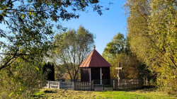 jarek 
The Orthodox chapel in Piatienka 
2022-11-11 19:16:35