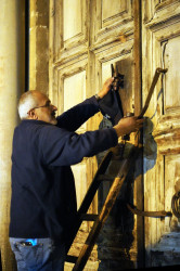 jarek11 
Closing of the Holy Sepulchre door 
2023-01-18 16:47:52