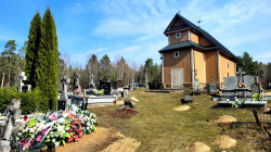 jarek1 
The Orthodox cementary chapel in Nowa Wola 
2023-03-21 20:17:15