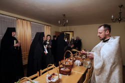 jarek1 
The Great Saturday in Zwierki Convent 
2023-05-06 17:32:25