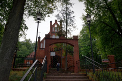 Sheep1389 
Entrance to the Orthodox church in Olsztyn, August 2022 
2023-06-20 09:17:40