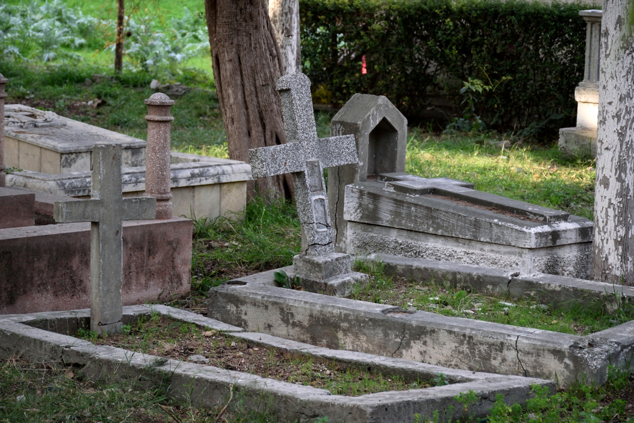 Turkish/Arab Orthodox cemetery in Iskenderun, 2023