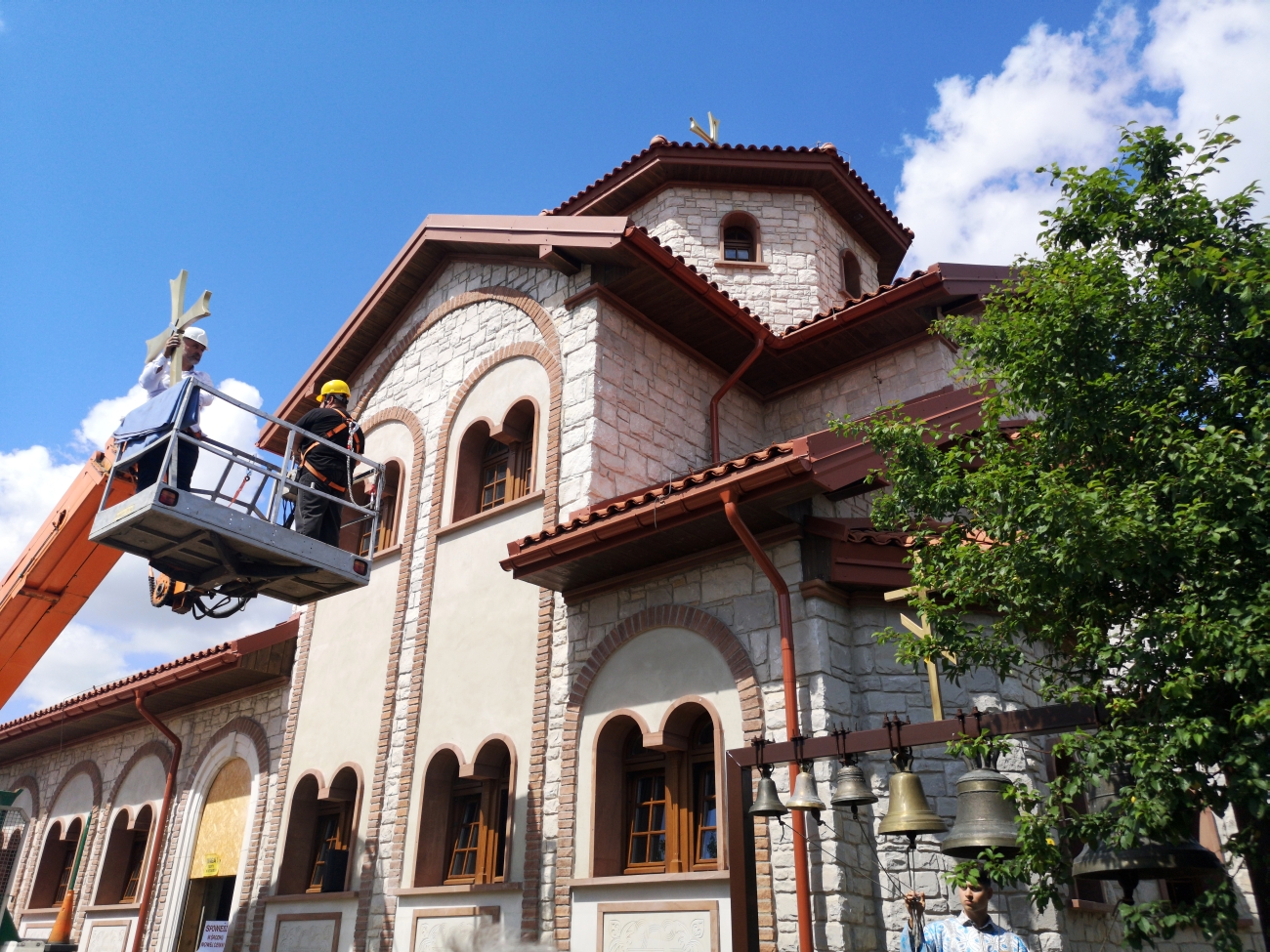 Poświęcenie krzyży na kopuły zaleszańskiego monasteru (1)