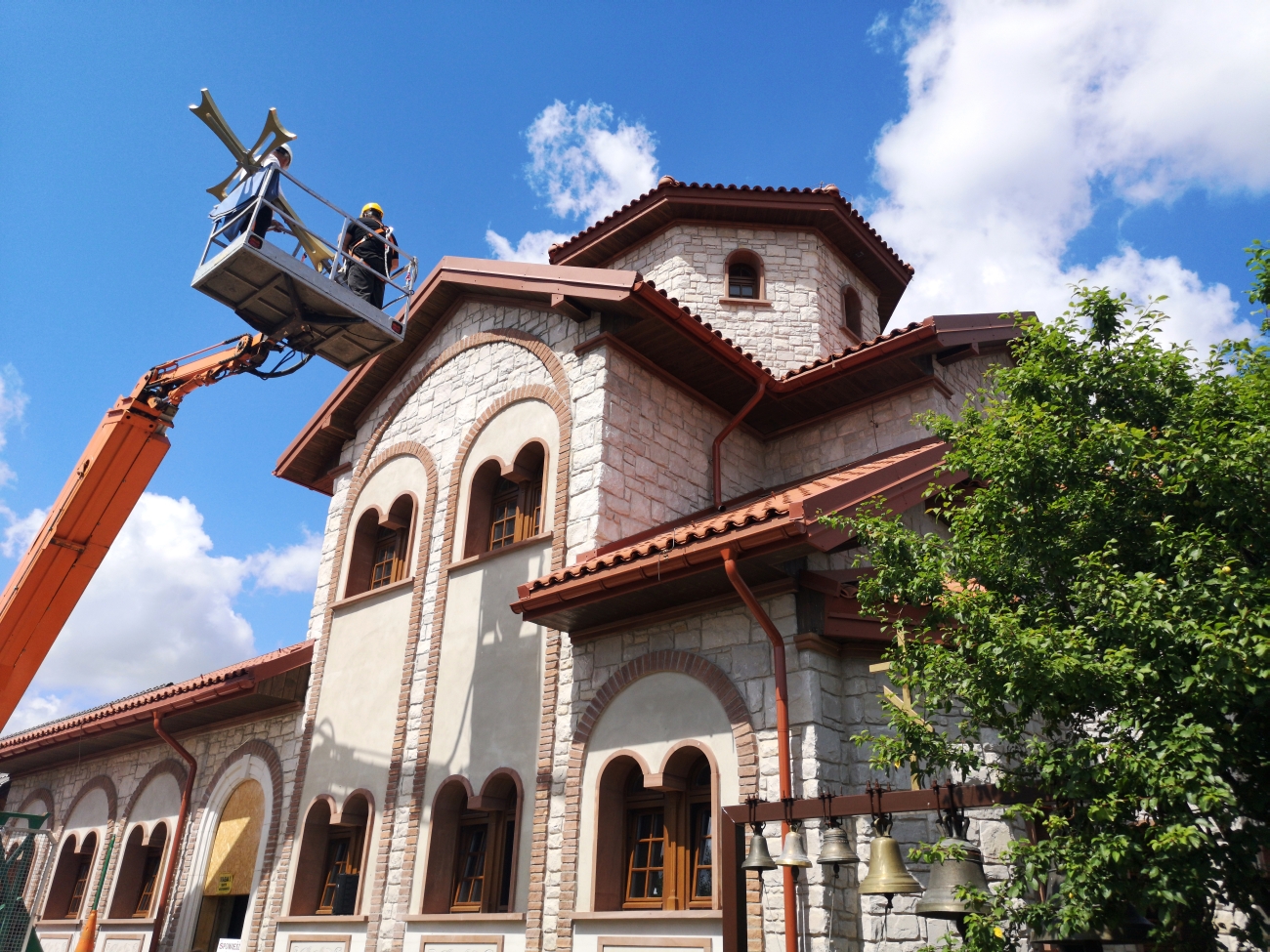 Poświęcenie krzyży na kopuły zaleszańskiego monasteru (2)
