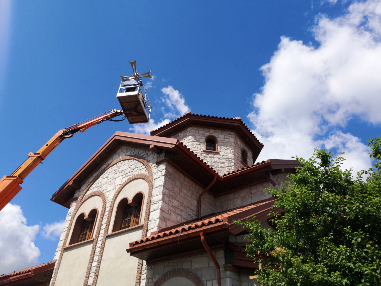 Poświęcenie krzyży na kopuły zaleszańskiego monasteru (3) 