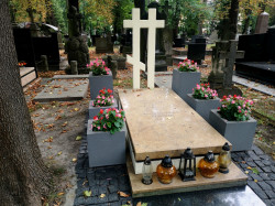 Sheep1389 
Ecumenical grave - grób ekumeniczny 
2023-10-14 20:40:44