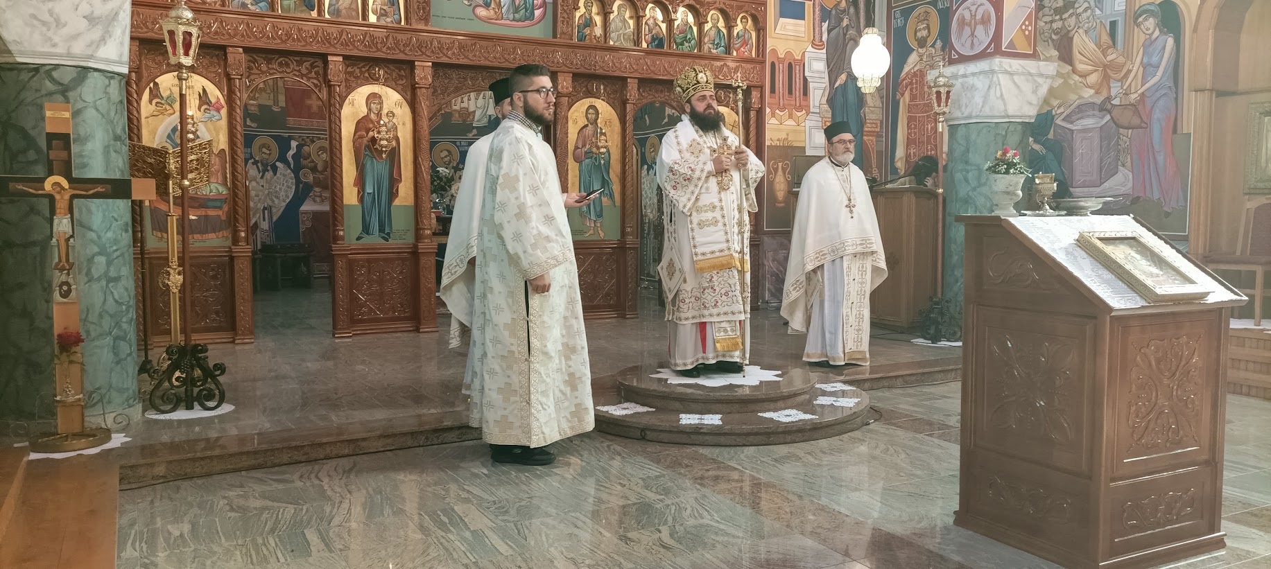 Архијерејска литургија у Осијеку 12.11.2023.