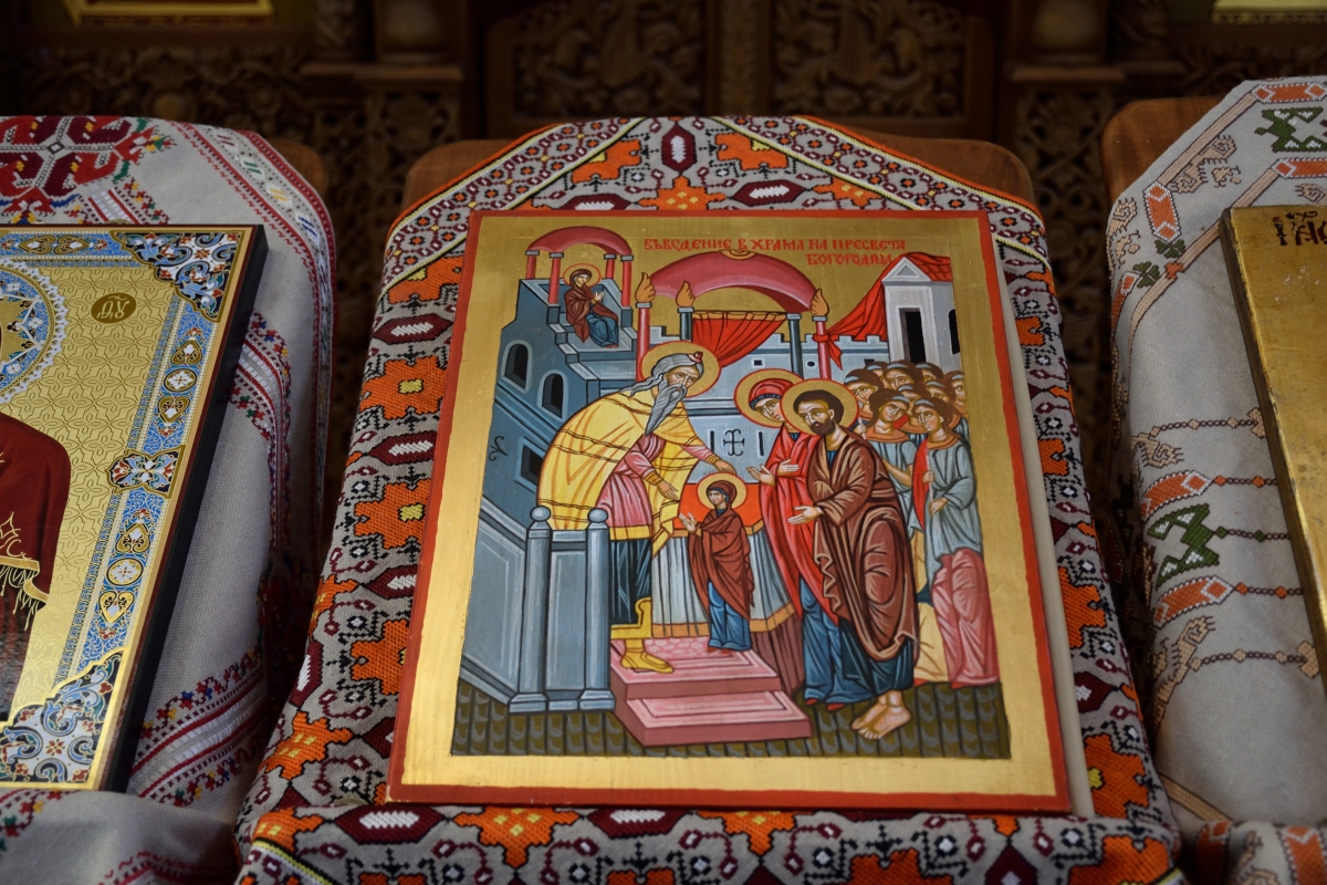 Entrance of the Theotkos icon in Klisurski monastery, 2022
