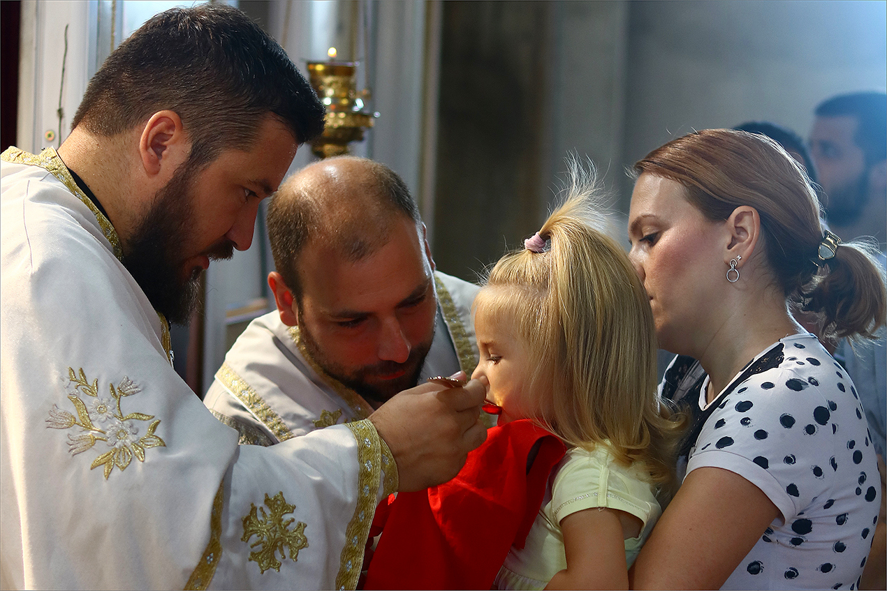 Communion in the Church of the Resurrection of the Lord - Причастие в храме Воскресения Господня