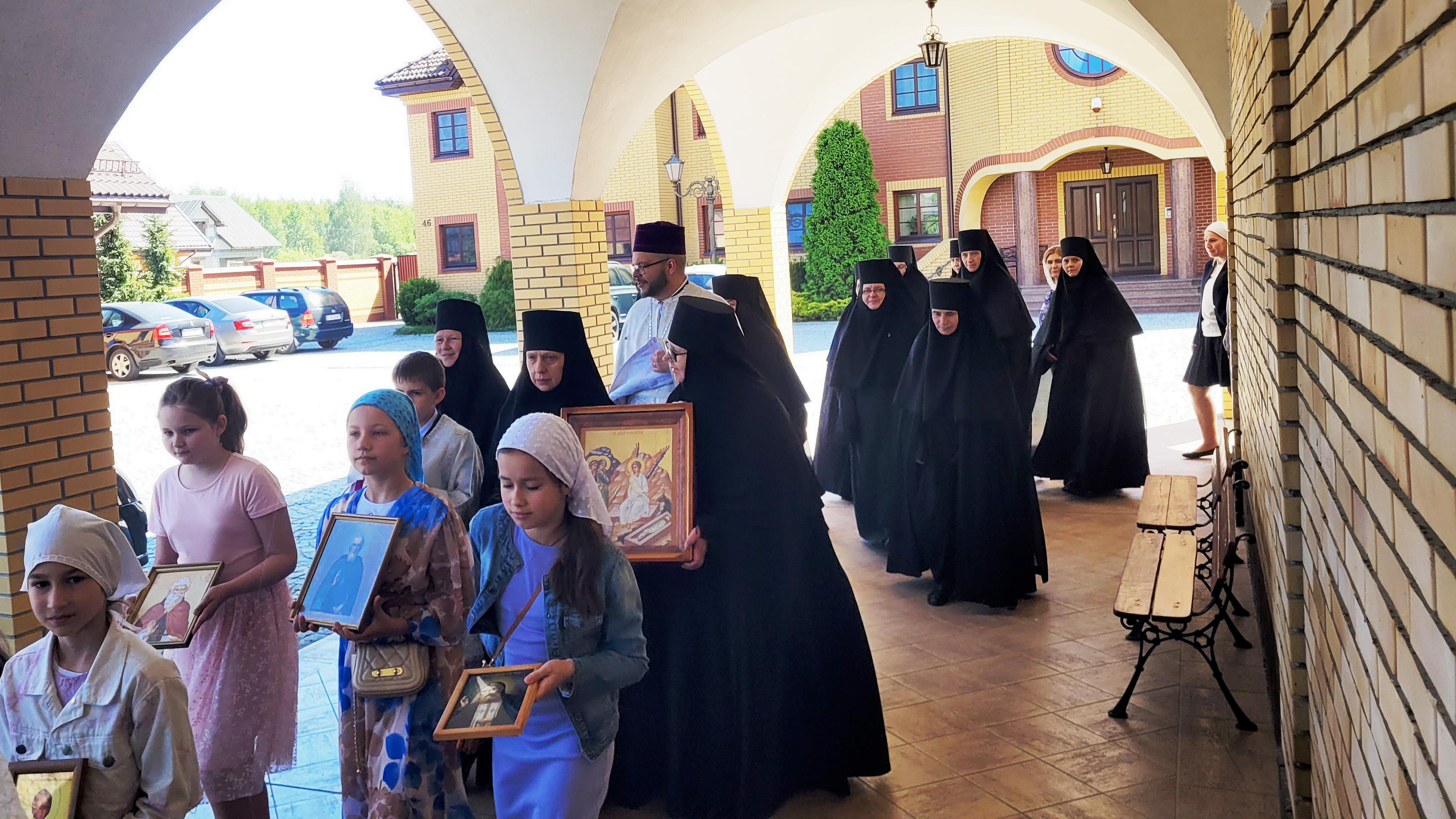 Sunday of the Myrrhbearers in Zwierki Convent