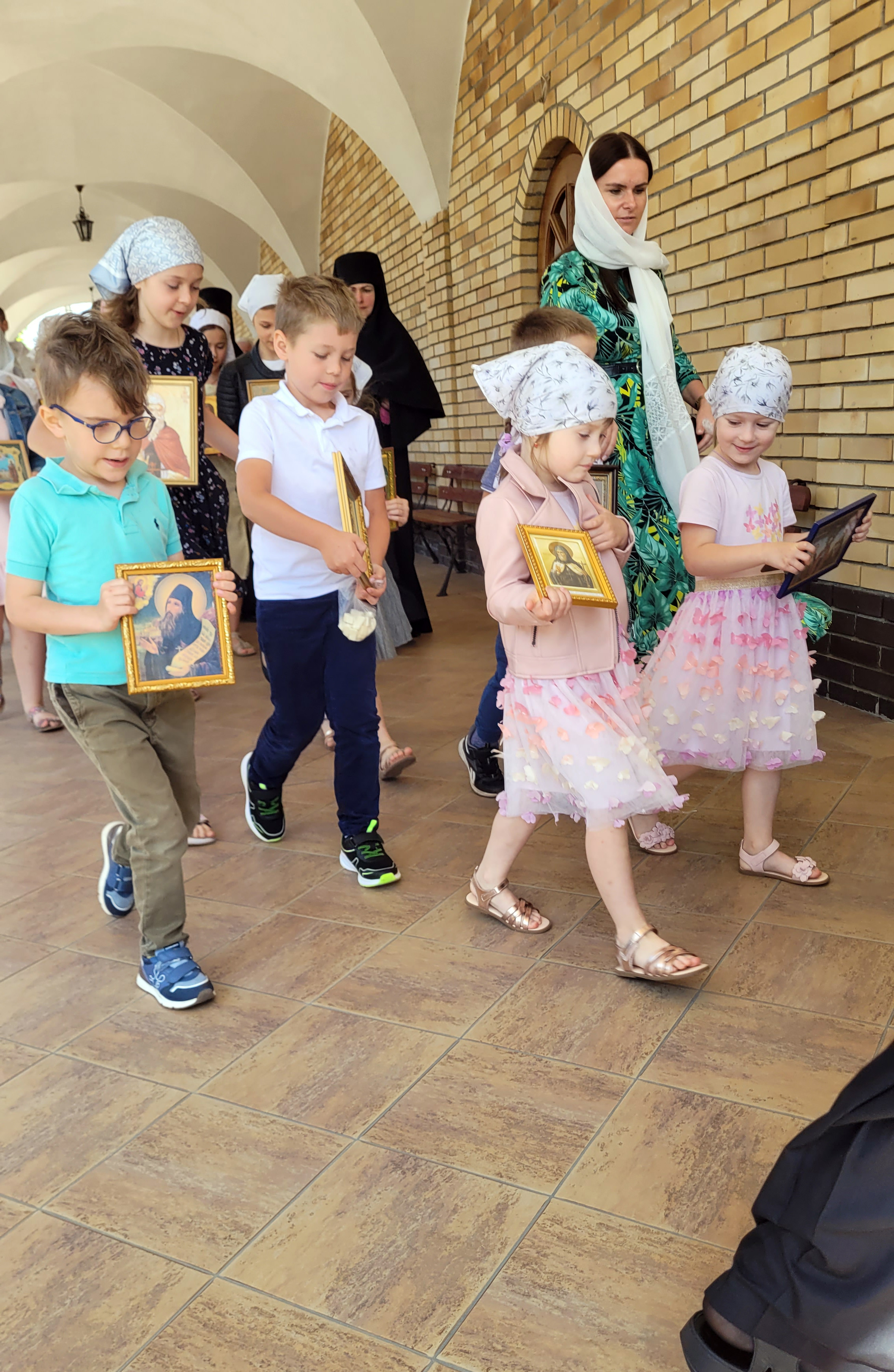 Paschal period procession in Zwierki Convent