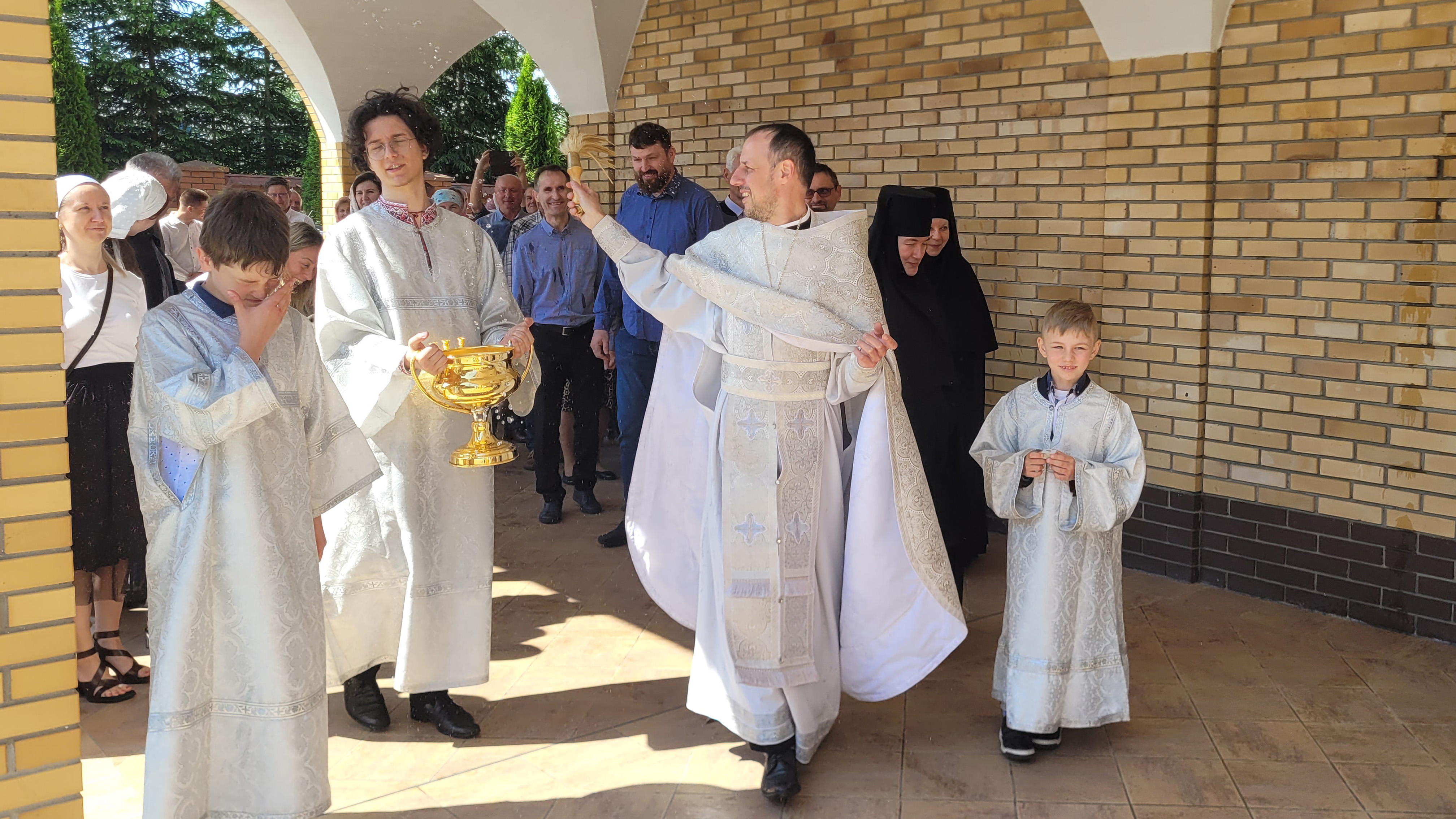 Paschal period procession in Zwierki Convent