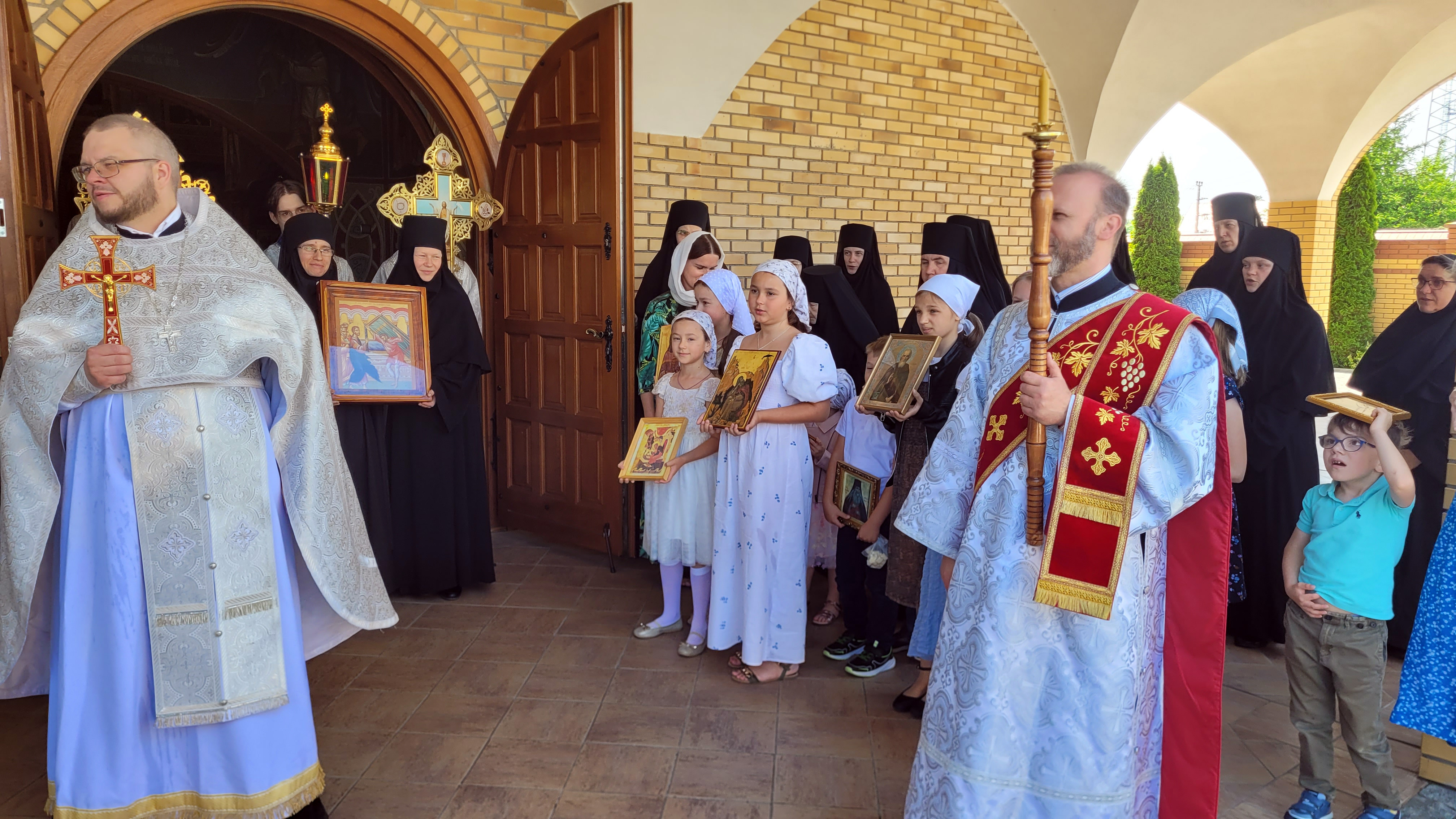 The Paschal period procession in Zwierki Convent