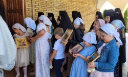 jarek 
The Paschal period procession in Zwierki Convent 
2024-06-21 20:47:27