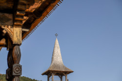ArtemiJ 
Saint Cross Monastery  
2024-06-23 00:39:56