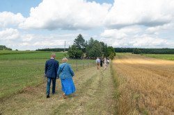 palavos 
Zanie 
2024-06-27 12:00:36