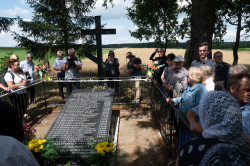 palavos 
Podlasie Martyrs grave close to Zanie village 
2024-06-27 12:01:55