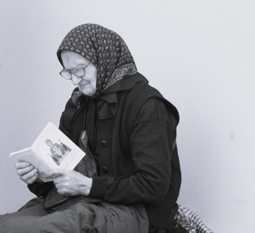 Old woman praying