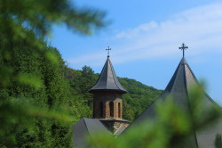 anamariaavram 
Prislop Monastery 
2024-07-12 22:13:20