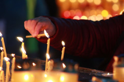 anamariaavram 
Candels and prayers 
2024-07-21 01:15:36