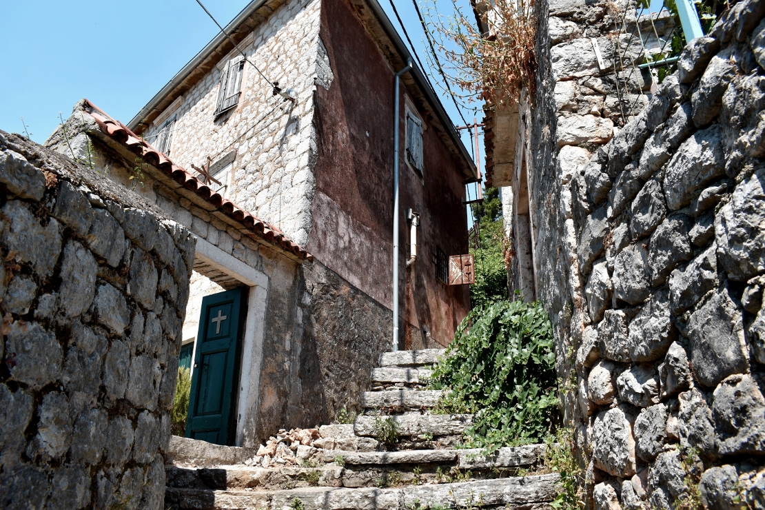 Капија Православне Цркве, Пераст 