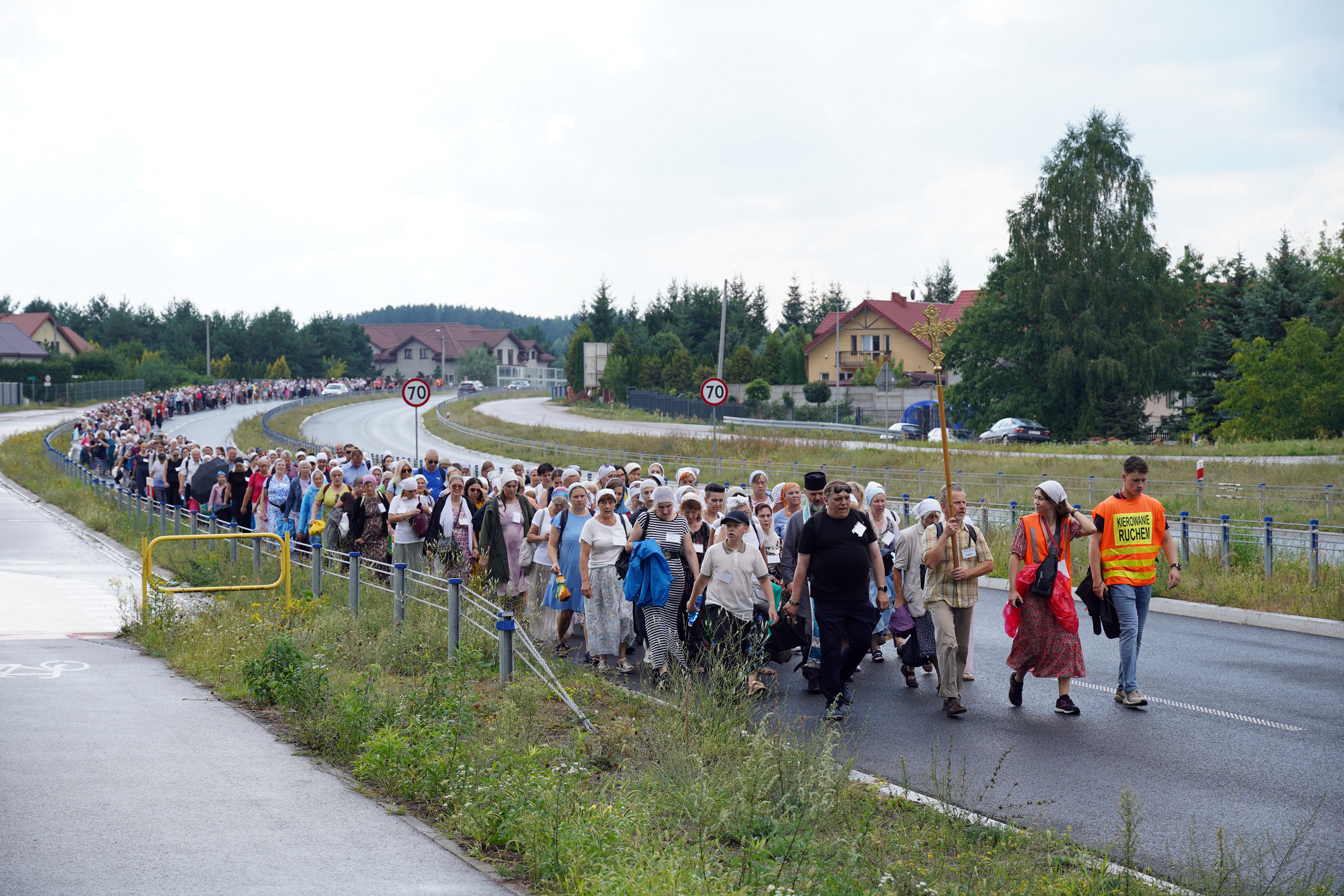 Pilgrims on the way from Białystok to Supraśl Monastery