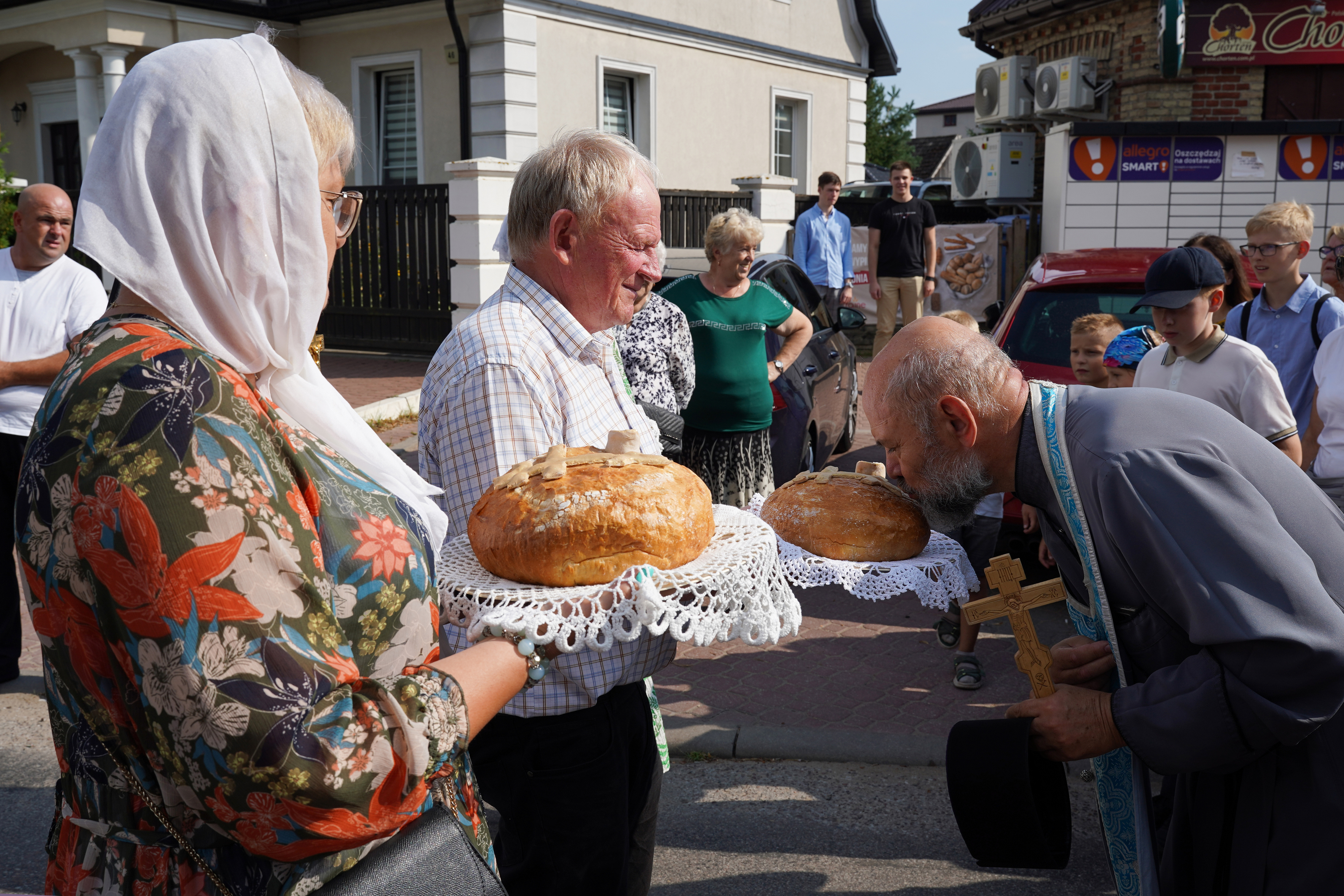 Pilgrims on the way from Białystok to Supraśl Monastery