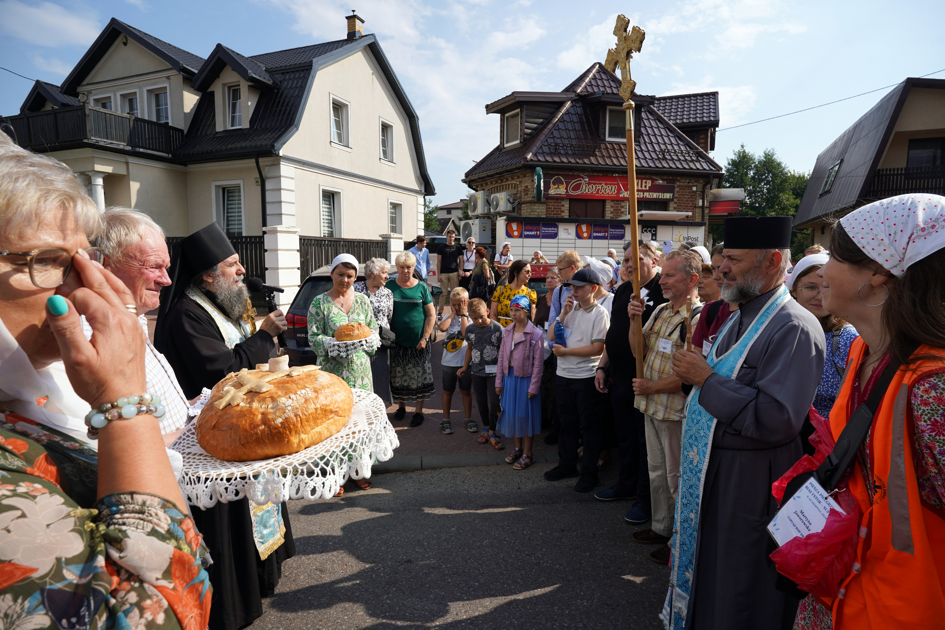 Pilgrims on the way from Białystok to Supraśl Monastery