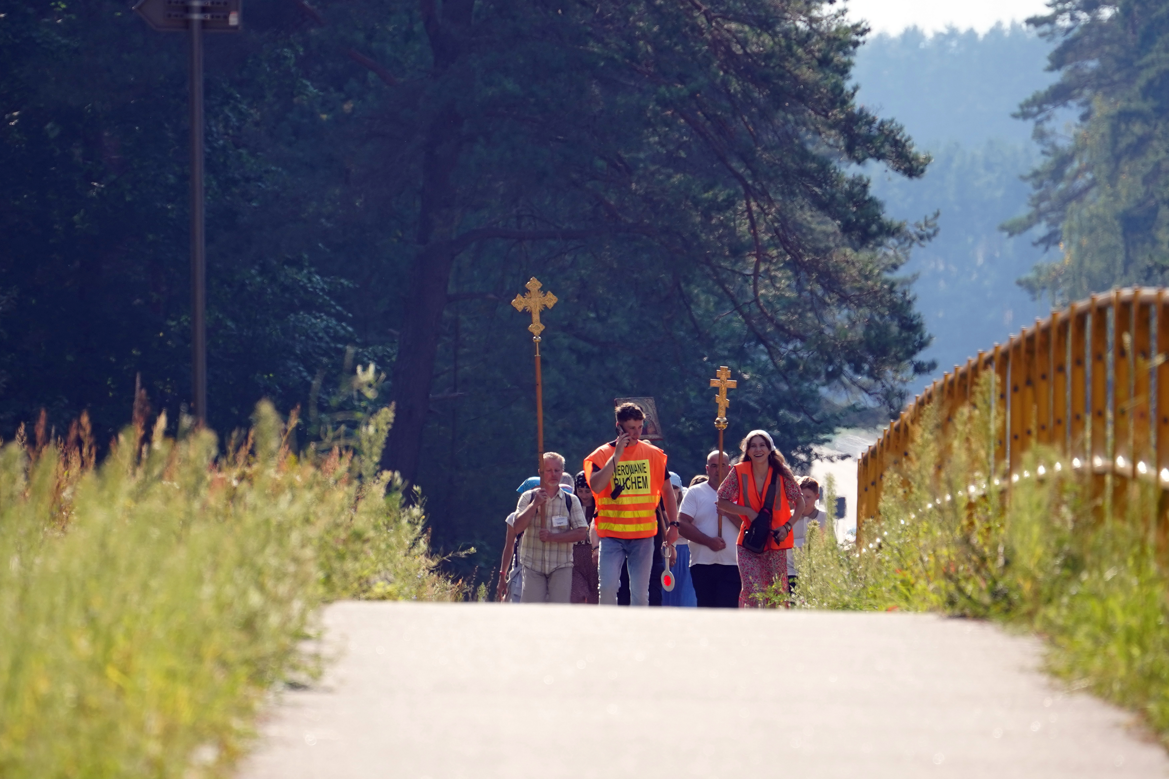 Pilgrims on the way from Białystok to Supraśl Monastery