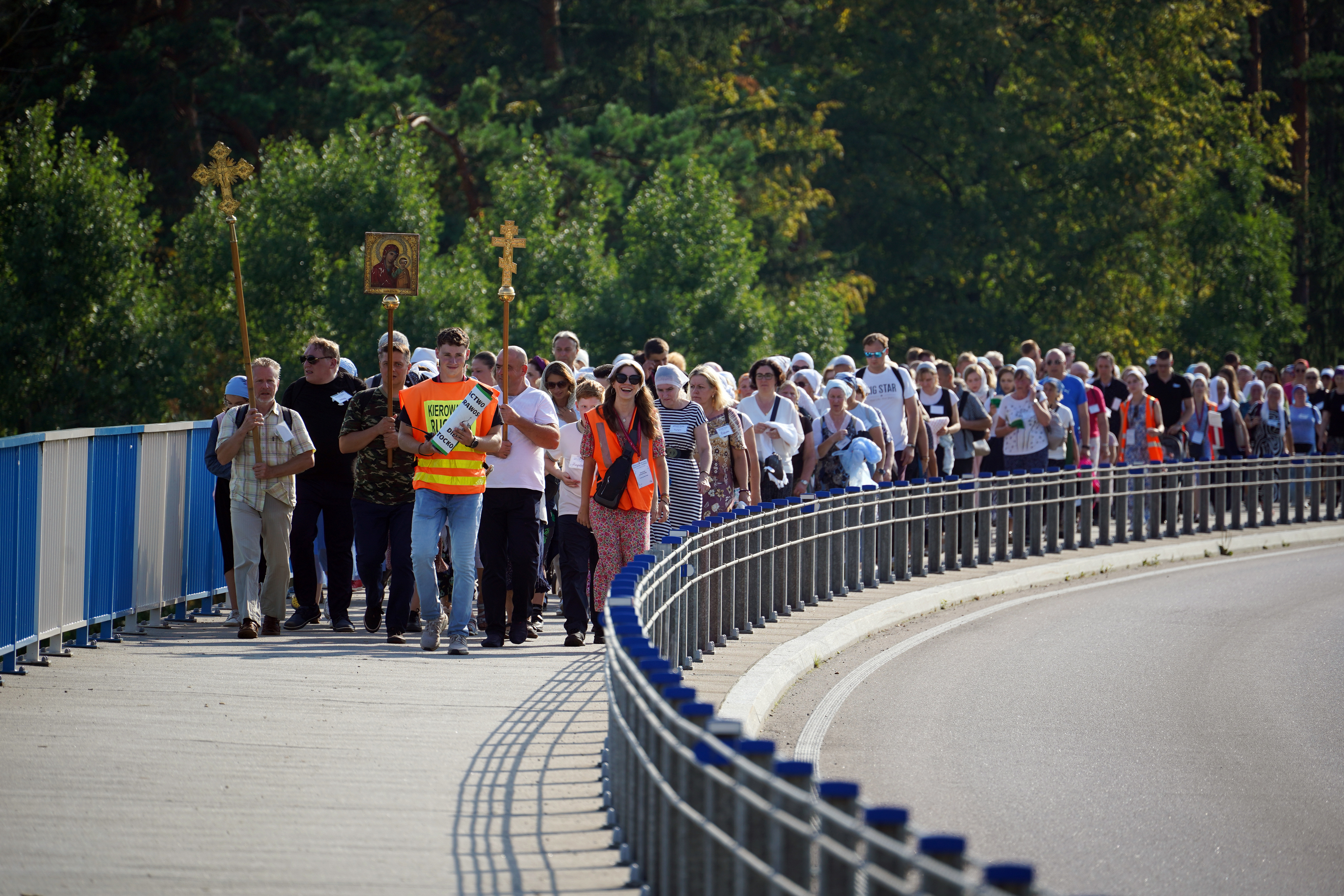 Pilgrims on the way from Białystok to Supraśl Monastery