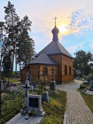 zinka2 
Na cmentarzu w Białowieży  
2024-08-20 18:13:53