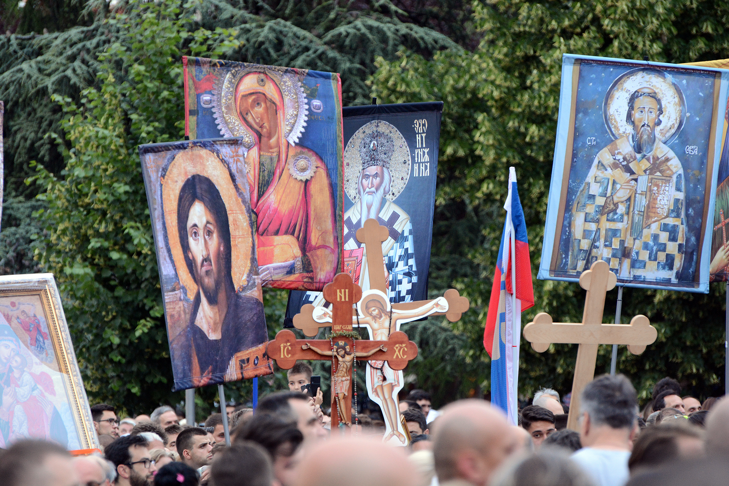 Литија у Београду